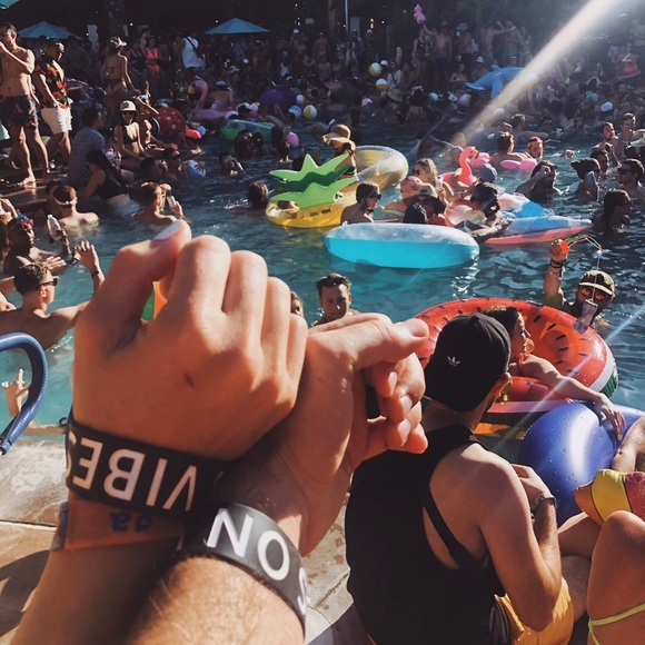 NEW Vibes on Vibes black white Silicon Wristband - Picture 3 of 11